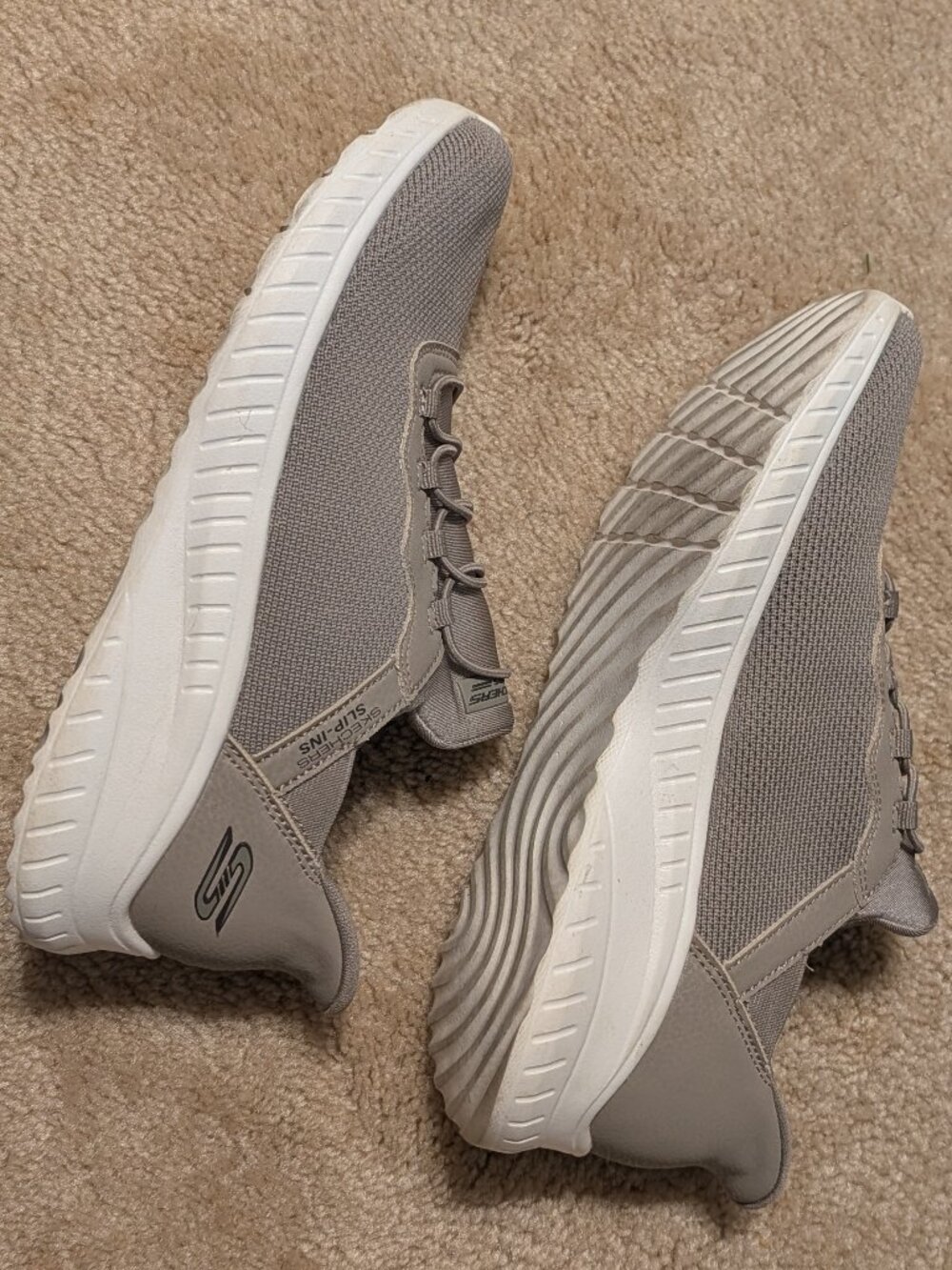Sketchers Bob's slip-ins size 8.5